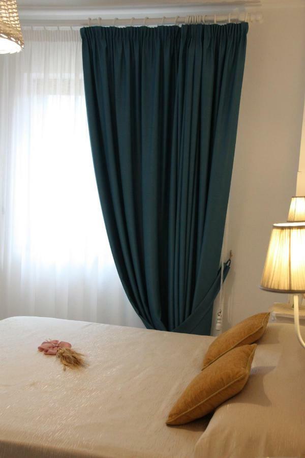 Casa Amigdala Bed & Breakfast กัสเตลลาบาเต ภายนอก รูปภาพ