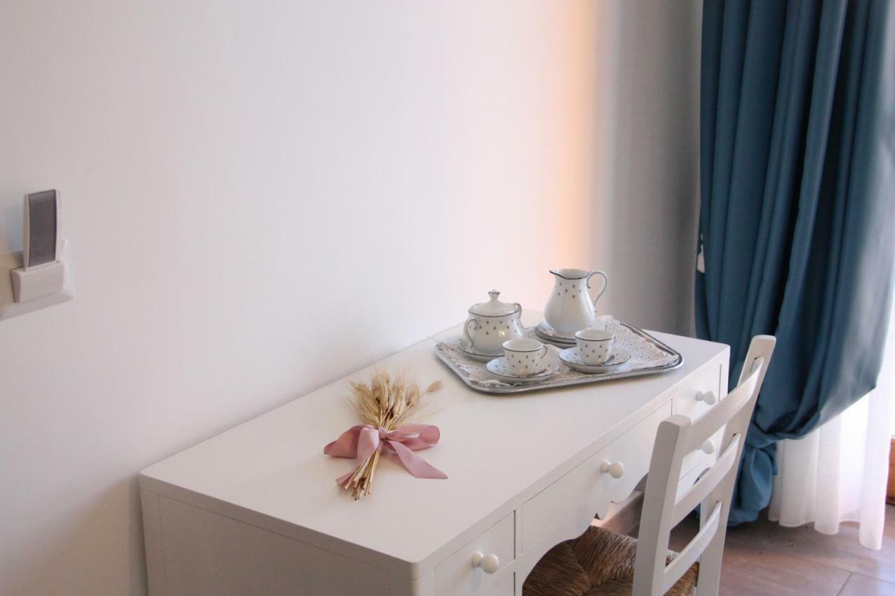 Casa Amigdala Bed & Breakfast กัสเตลลาบาเต ภายนอก รูปภาพ