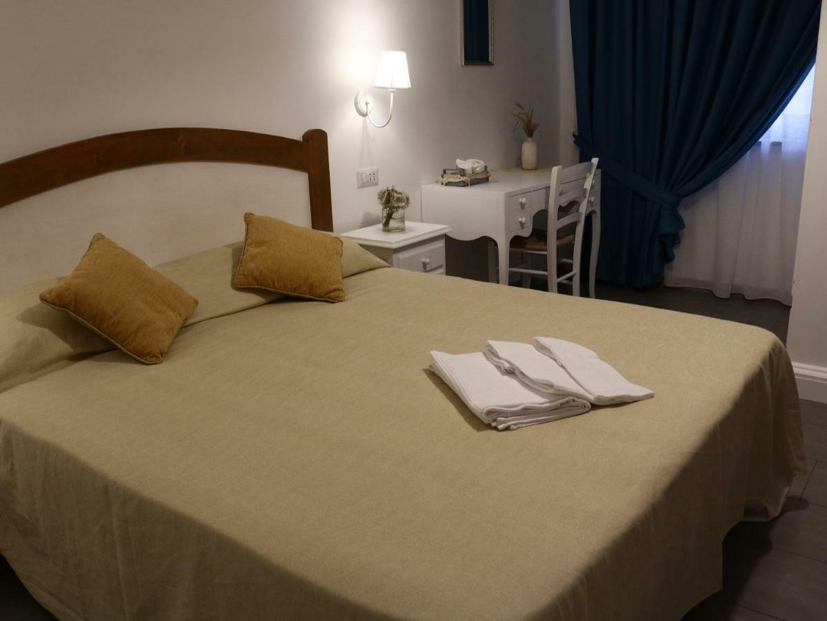Casa Amigdala Bed & Breakfast กัสเตลลาบาเต ภายนอก รูปภาพ
