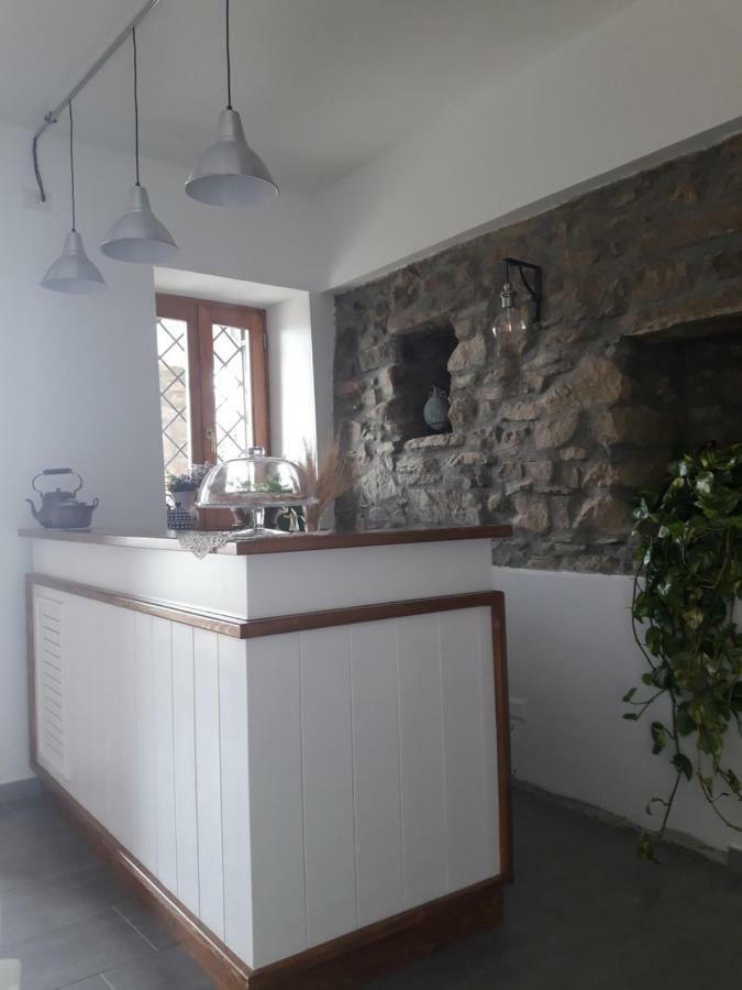 Casa Amigdala Bed & Breakfast กัสเตลลาบาเต ภายนอก รูปภาพ