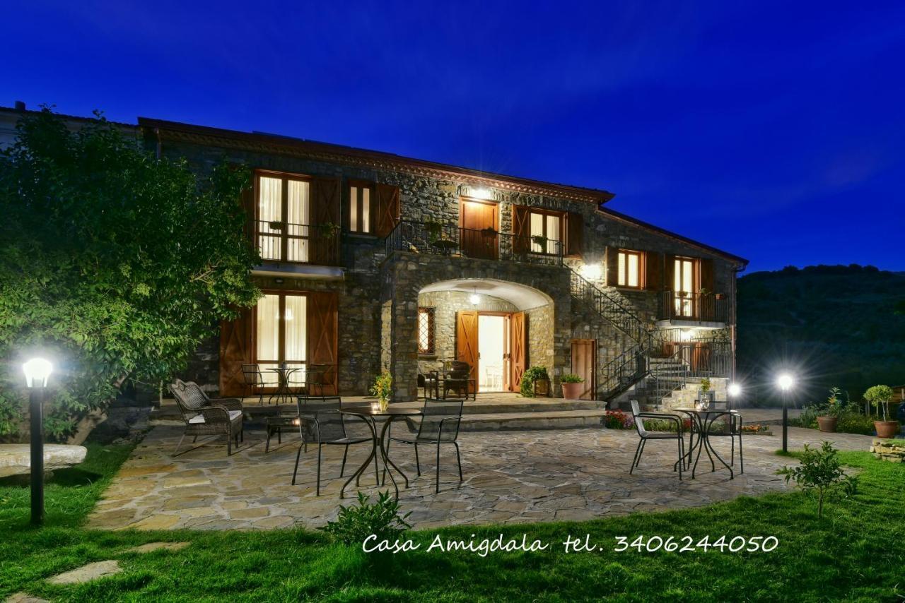 Casa Amigdala Bed & Breakfast กัสเตลลาบาเต ภายนอก รูปภาพ